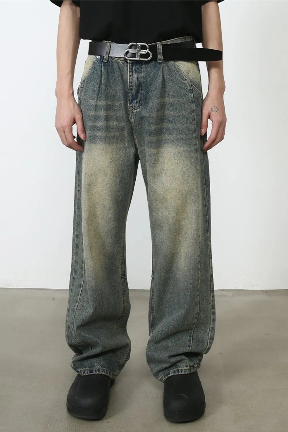 Men's Wide Leg Jeans Medium