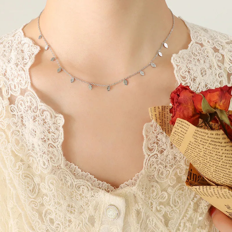 Titanium Steel Charm Necklace Silver Leafs One Size