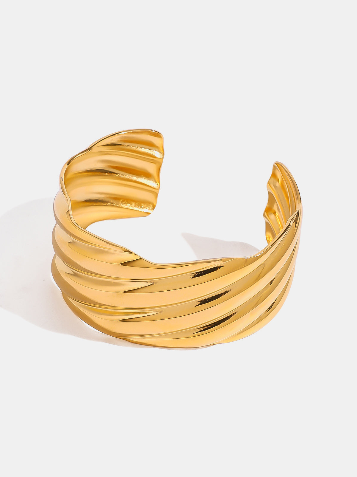 18k gold-plated stainless steel open ring — activewear view