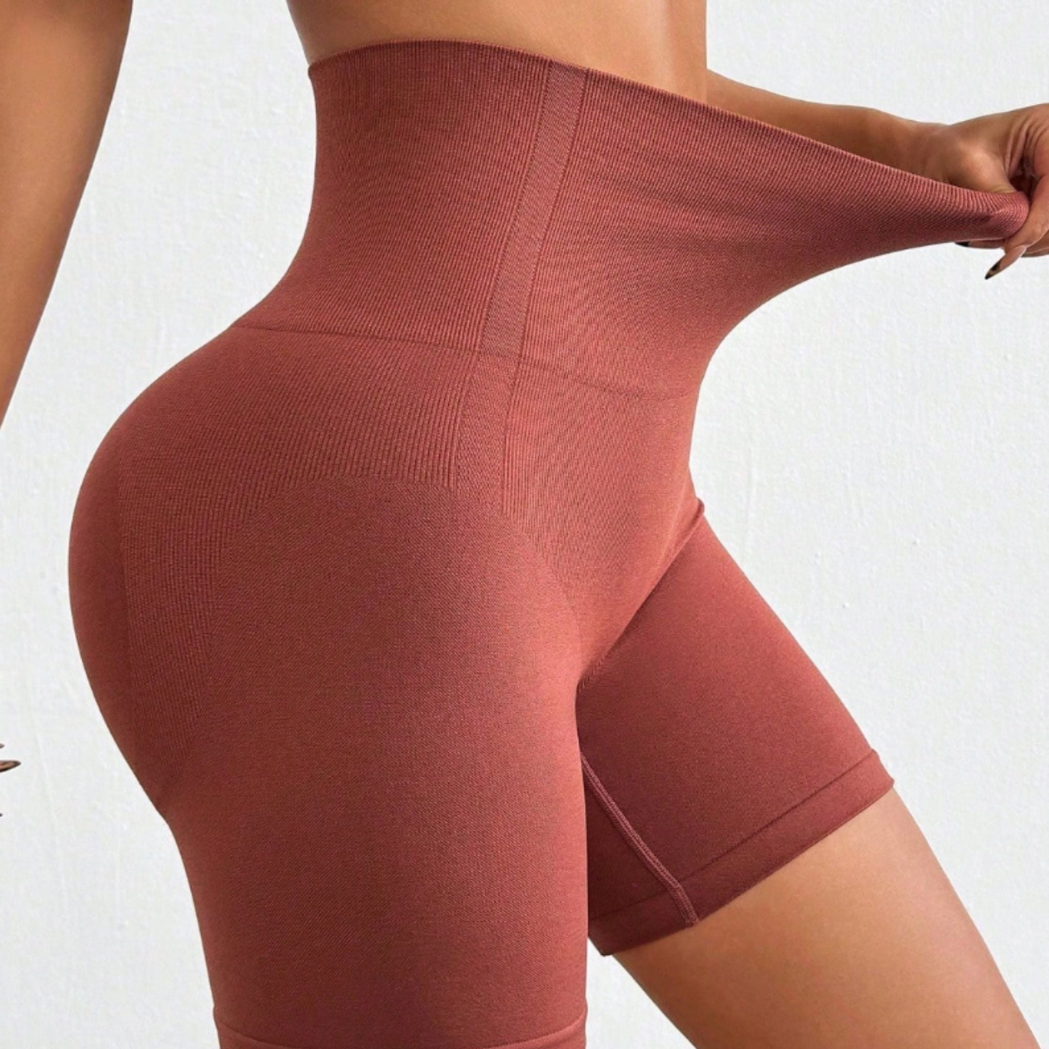 Women’s activewear from Donjane – workout sets, leggings, sports bras, and fitness-ready outfits designed for movement and style