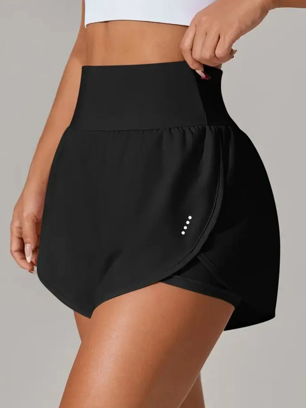 women's pocketed high waist active shorts - extra view