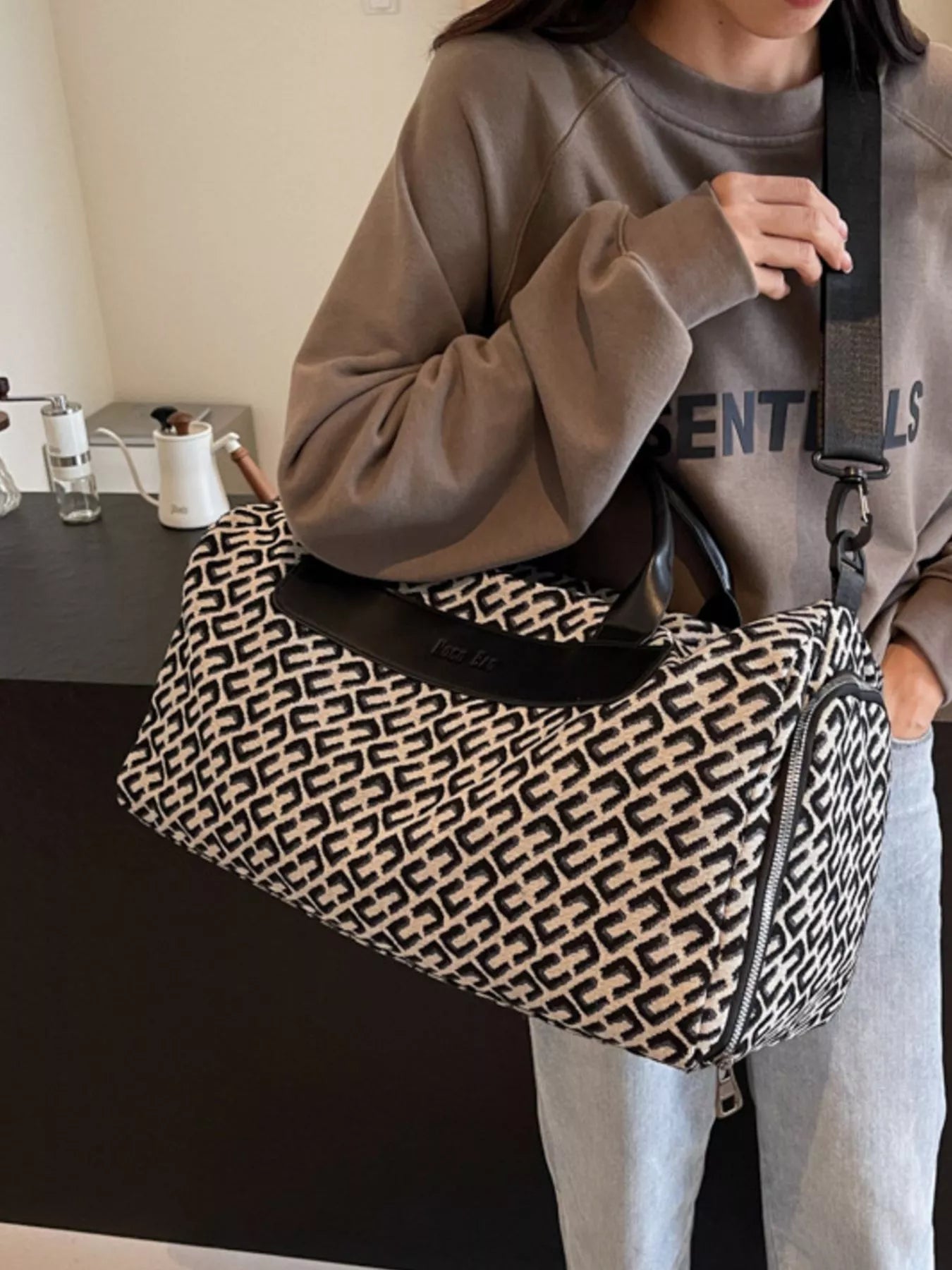 women's geometric pattern travel bag - extra view