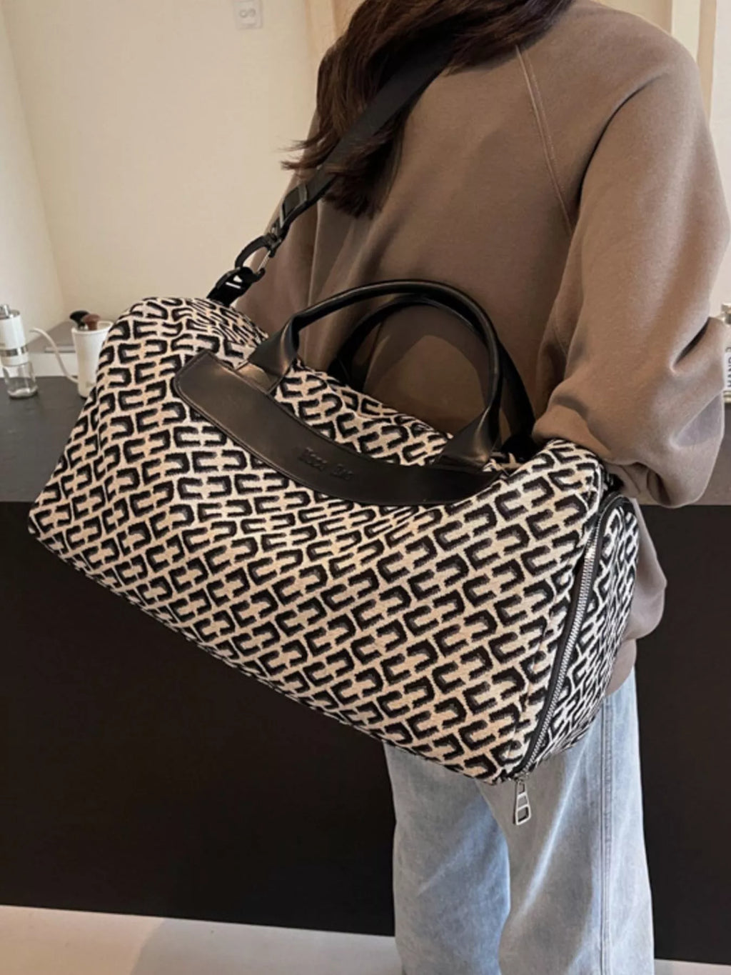 women's geometric pattern travel bag - product detail