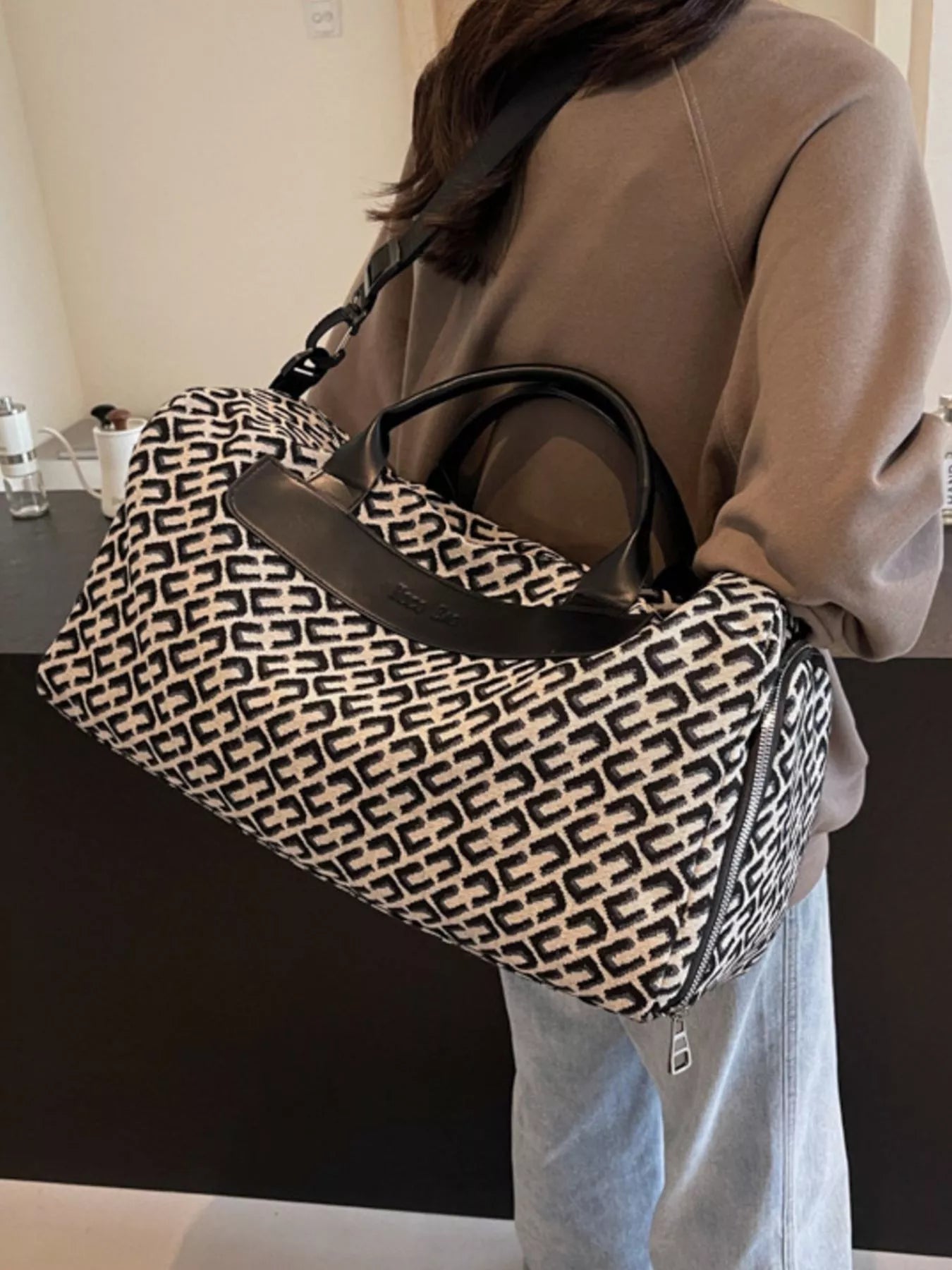 women's geometric pattern travel bag - product detail