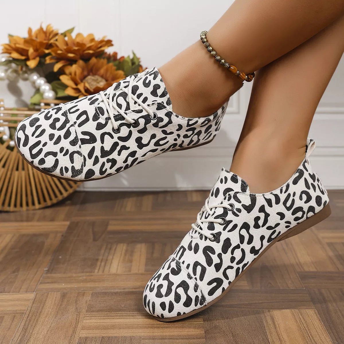 women's round toe lace up sneaker - additional image