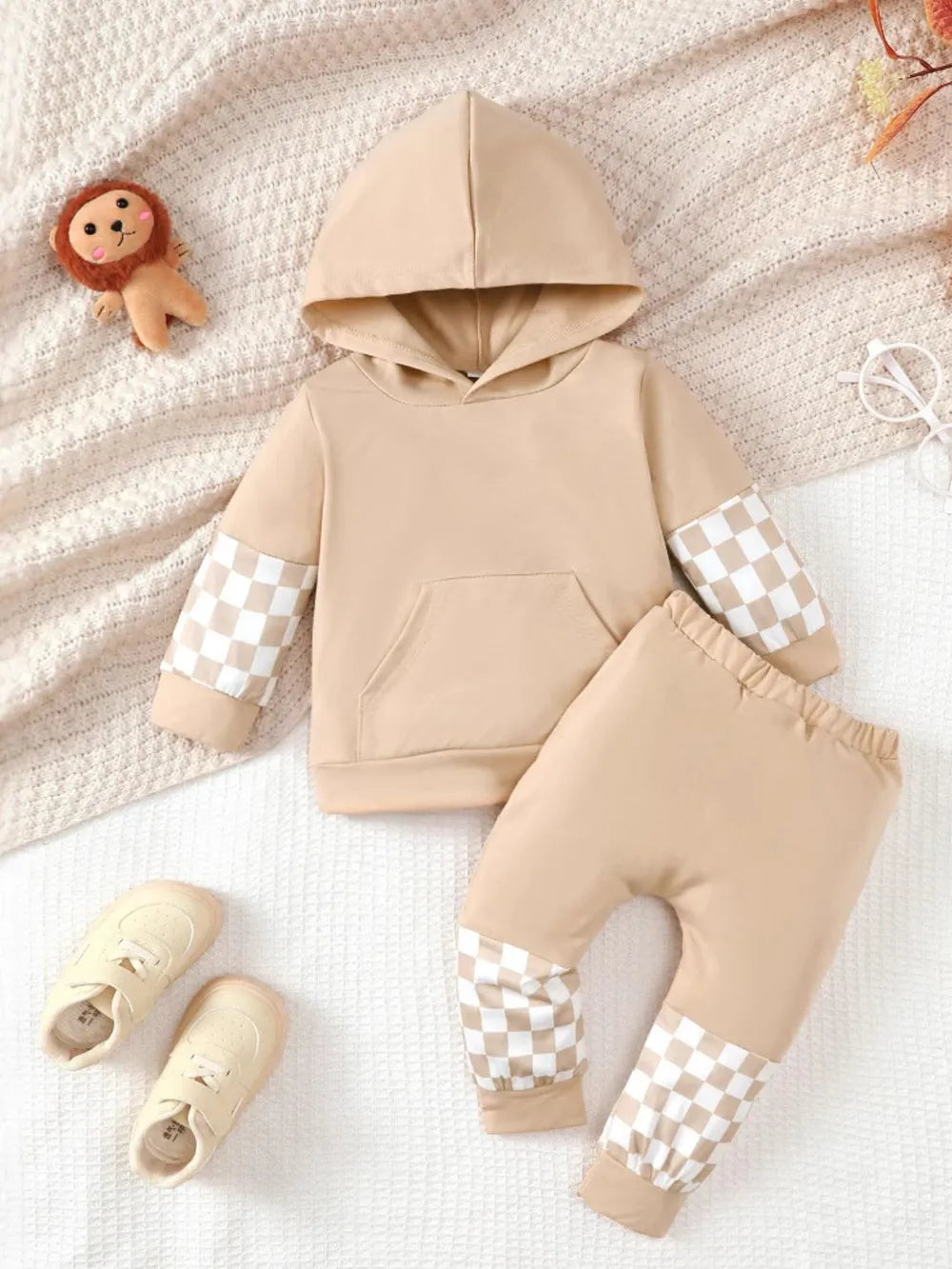checkered long sleeve sweatshirt and pants set — stylish clothing for kids