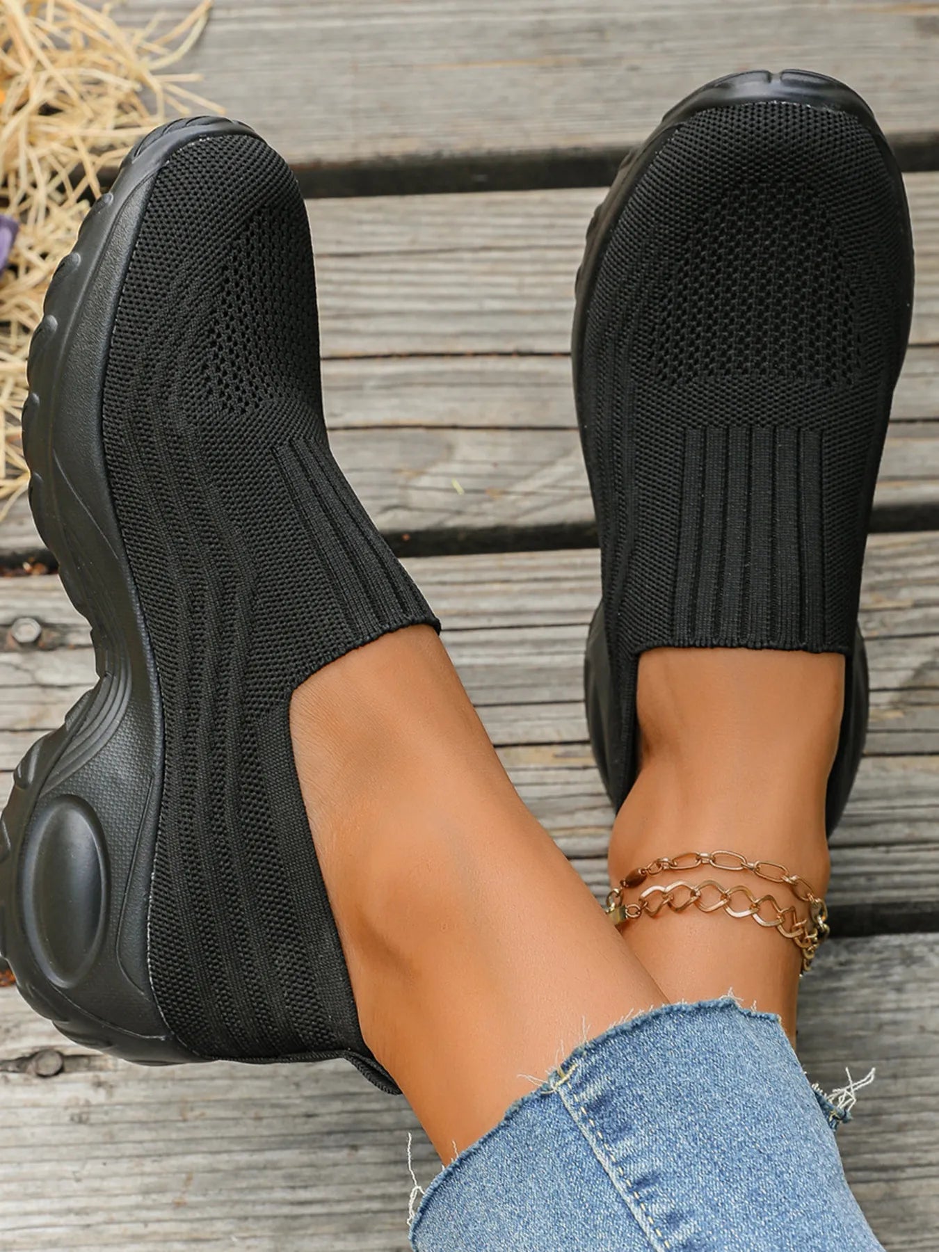 women's round toe mesh sneakers - styling option