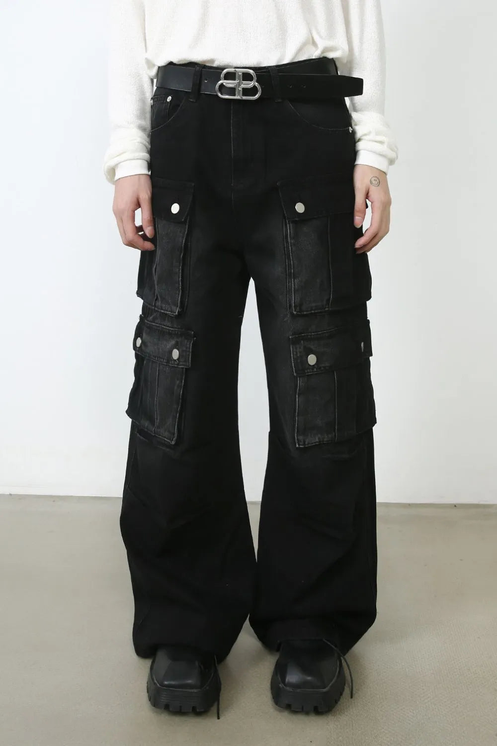 Men's Wide Leg Jeans with Cargo Pockets Dark