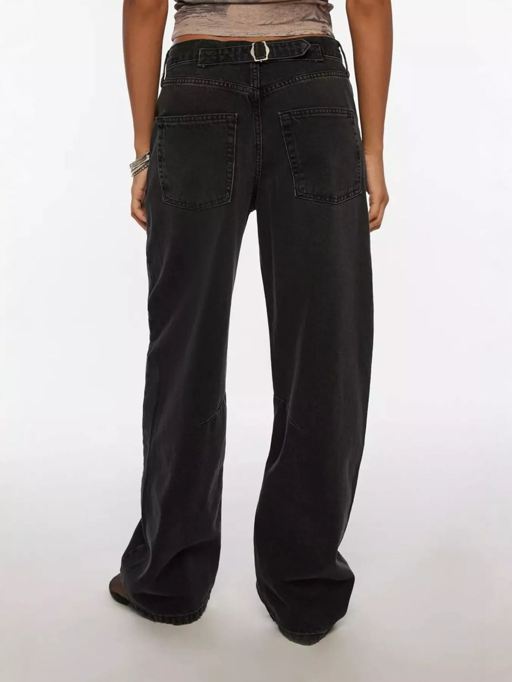 women's vintage wash wide leg jeans - close-up detail