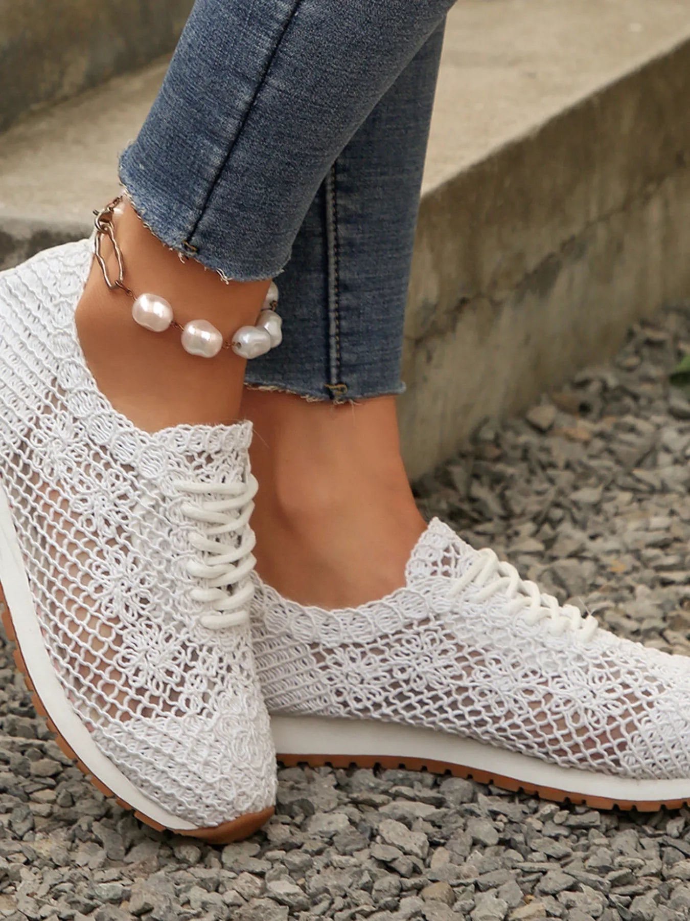 women's breathable mesh lace-up sneakers - additional image