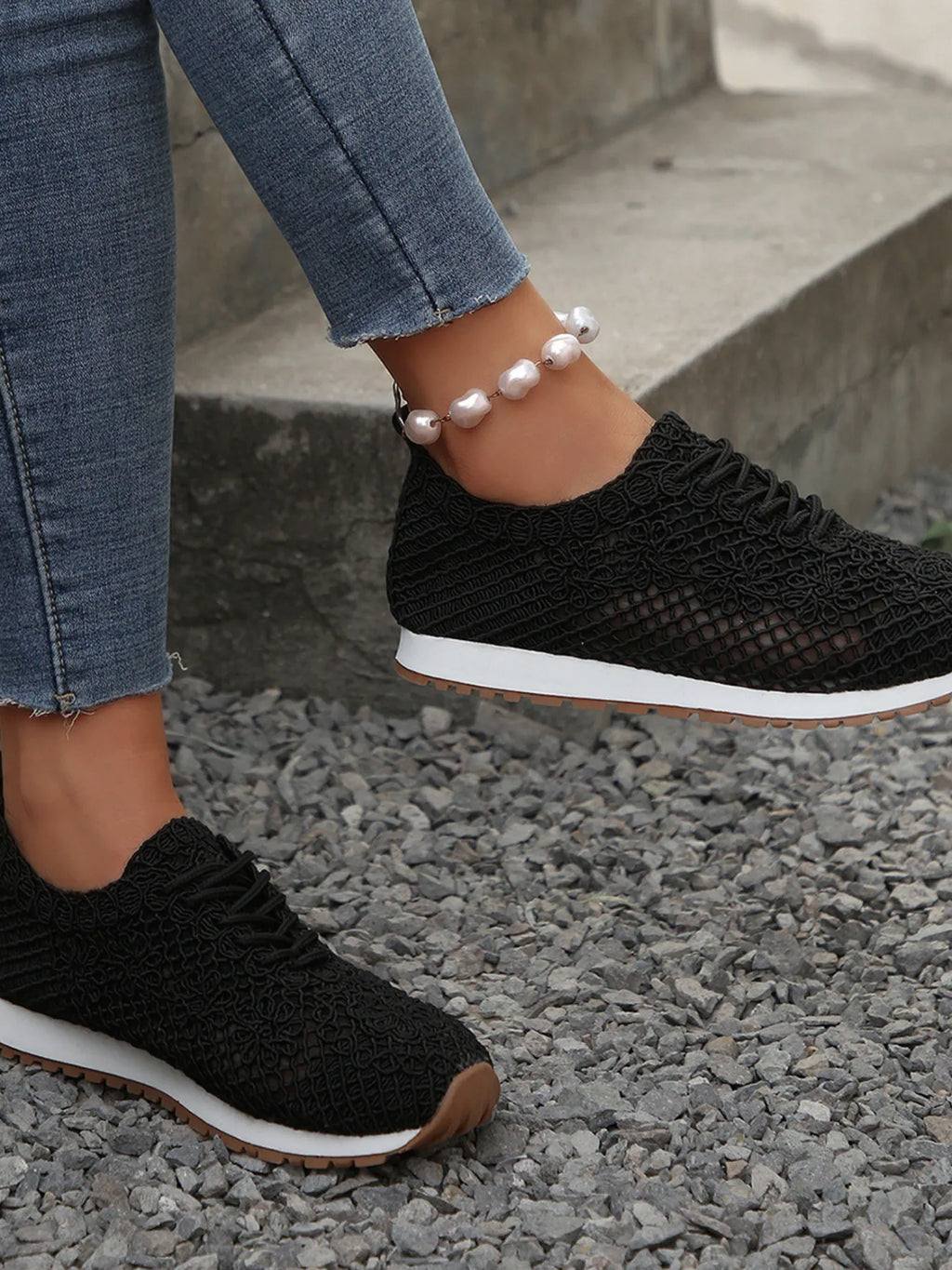 women's breathable mesh lace-up sneakers - styling option