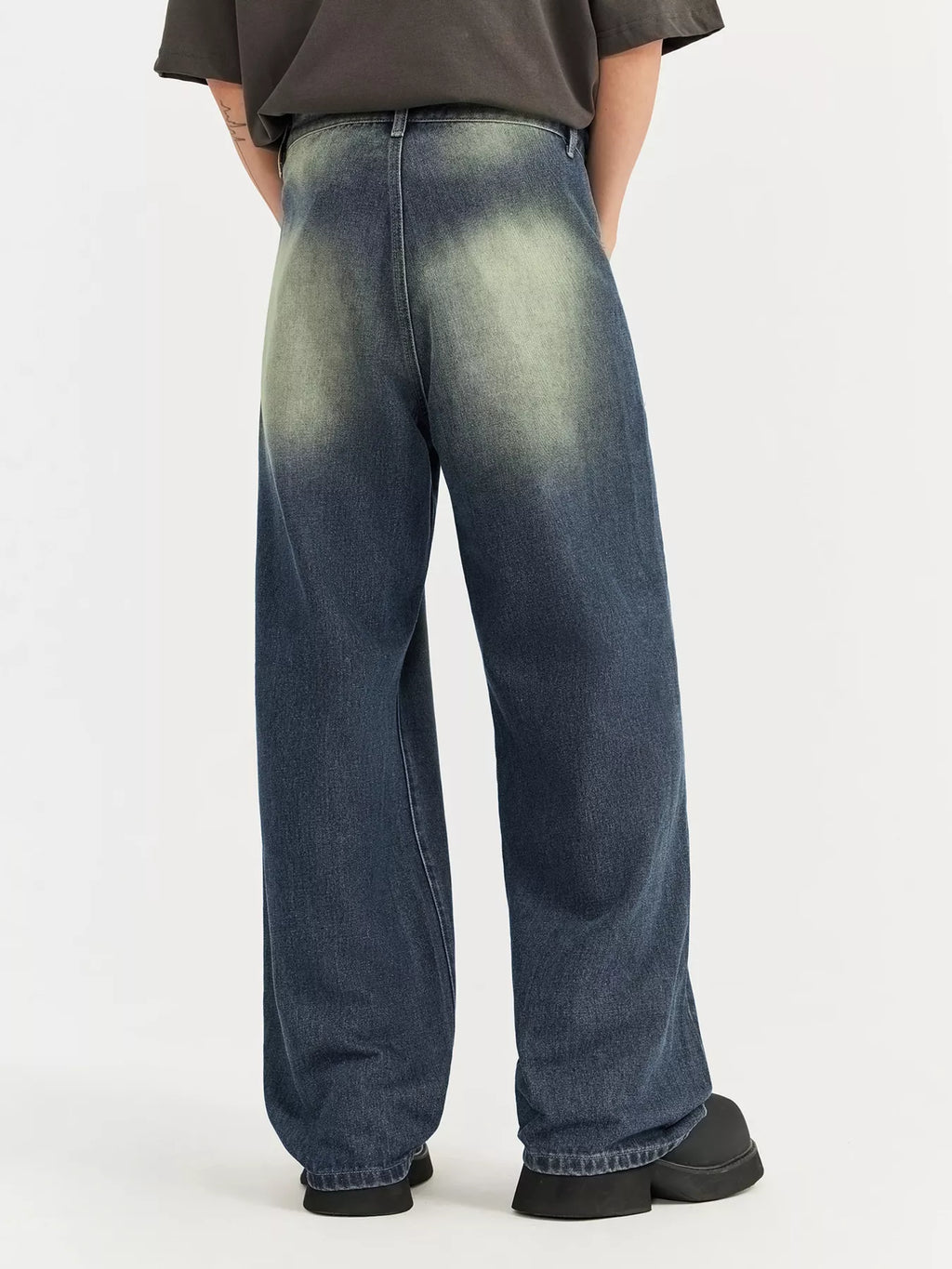 men's men's vintage wash wide leg jeans - close-up detail