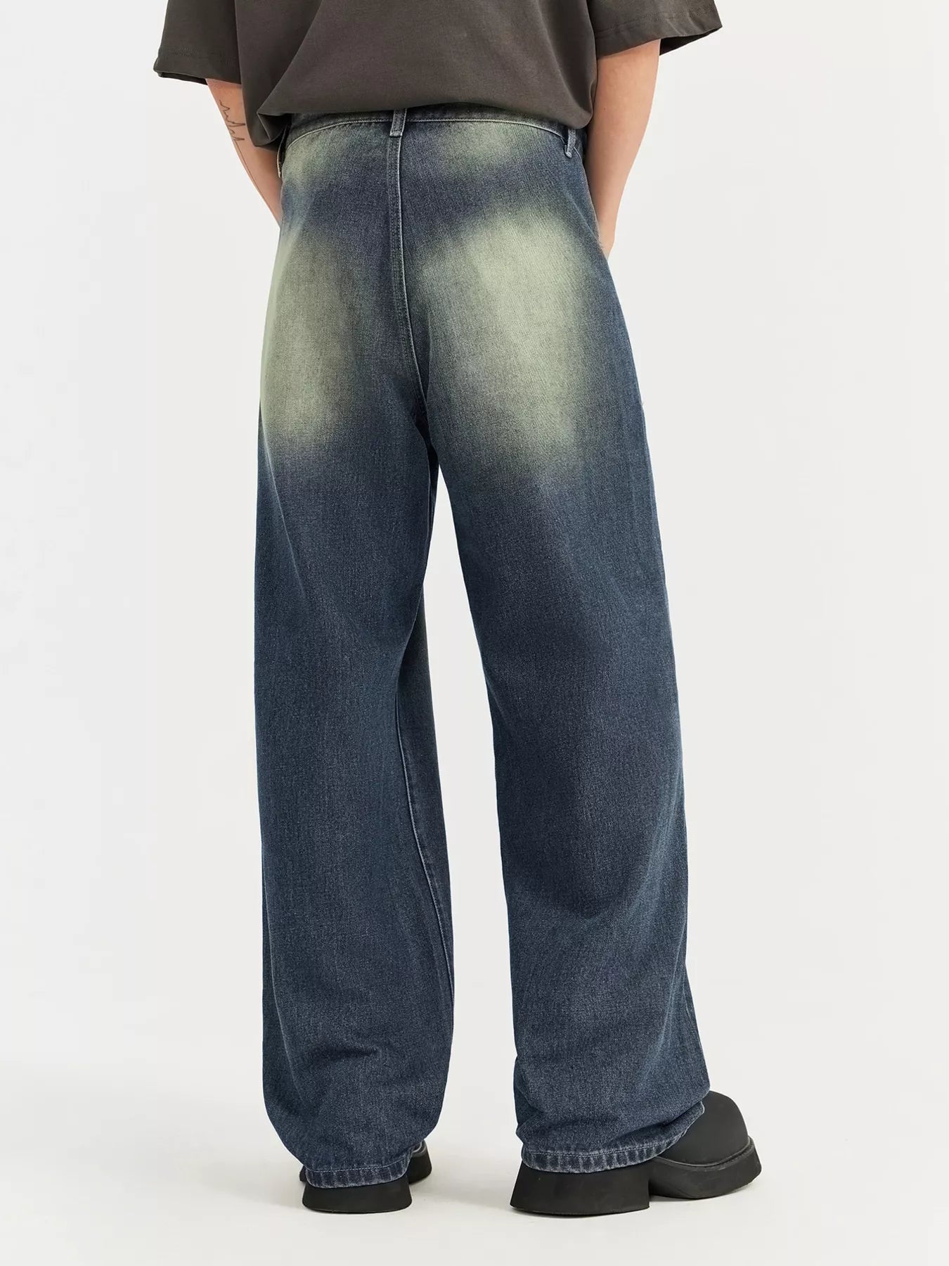 men's men's vintage wash wide leg jeans - close-up detail