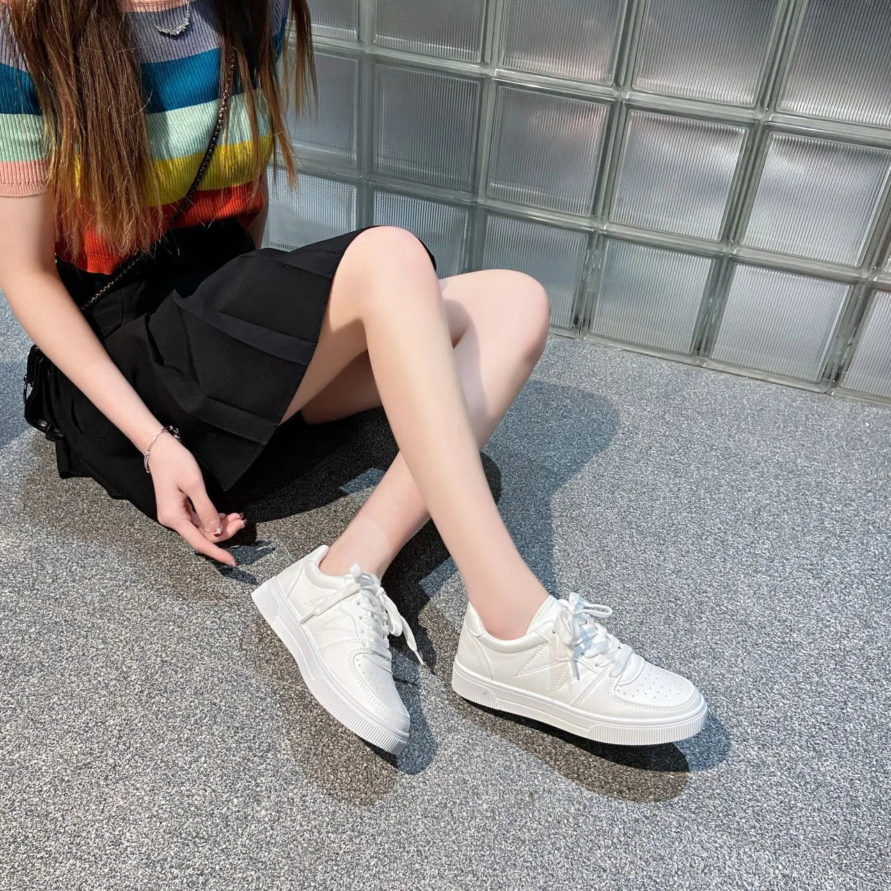 women's low-top lace-up breathable sneakers - product detail
