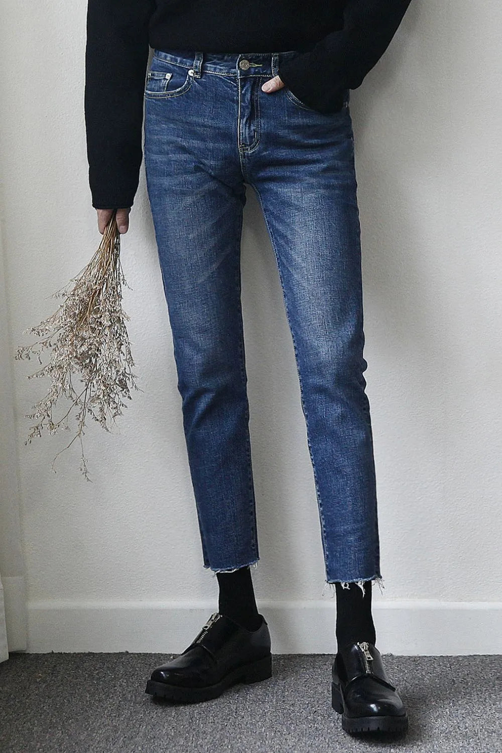 Men's Frayed Hem Skinny Jeans Medium