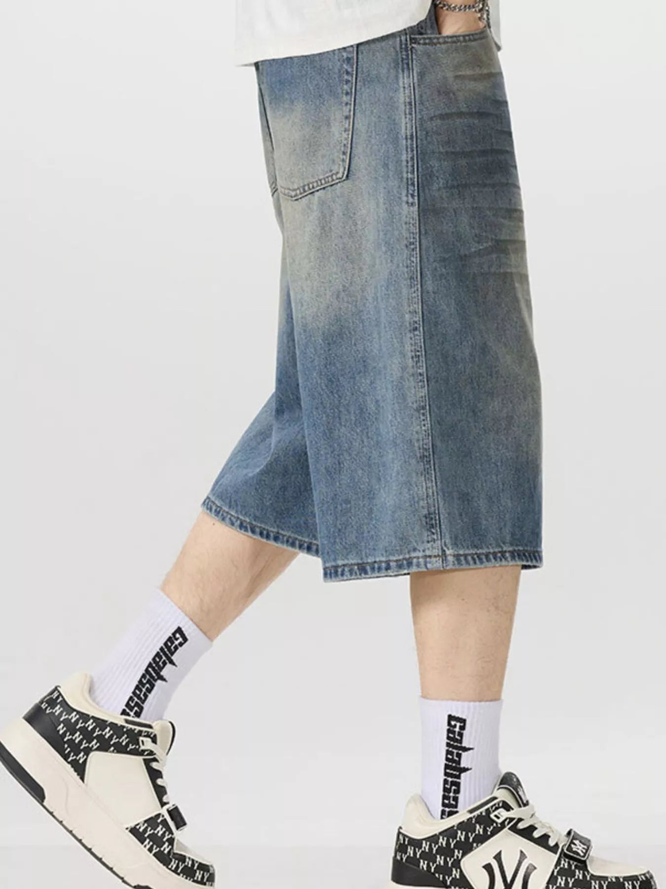 men's men's vintage wash wide-leg capris jeans - detail shot