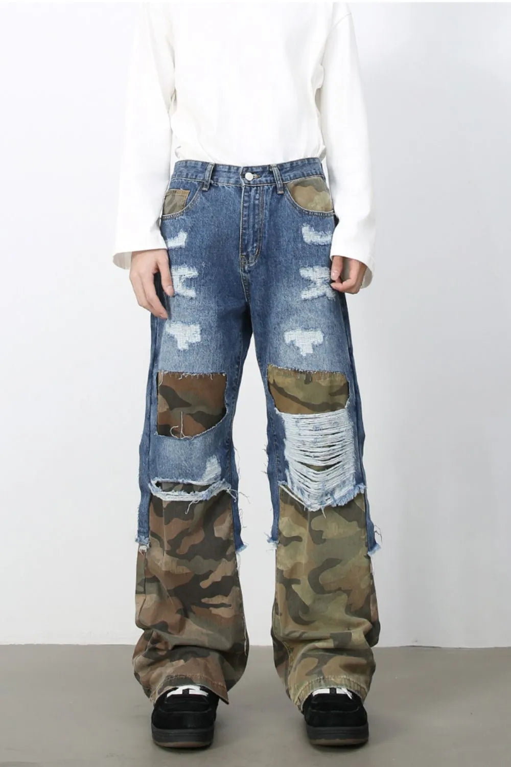 Men's Distressed Camouflage Jeans Medium