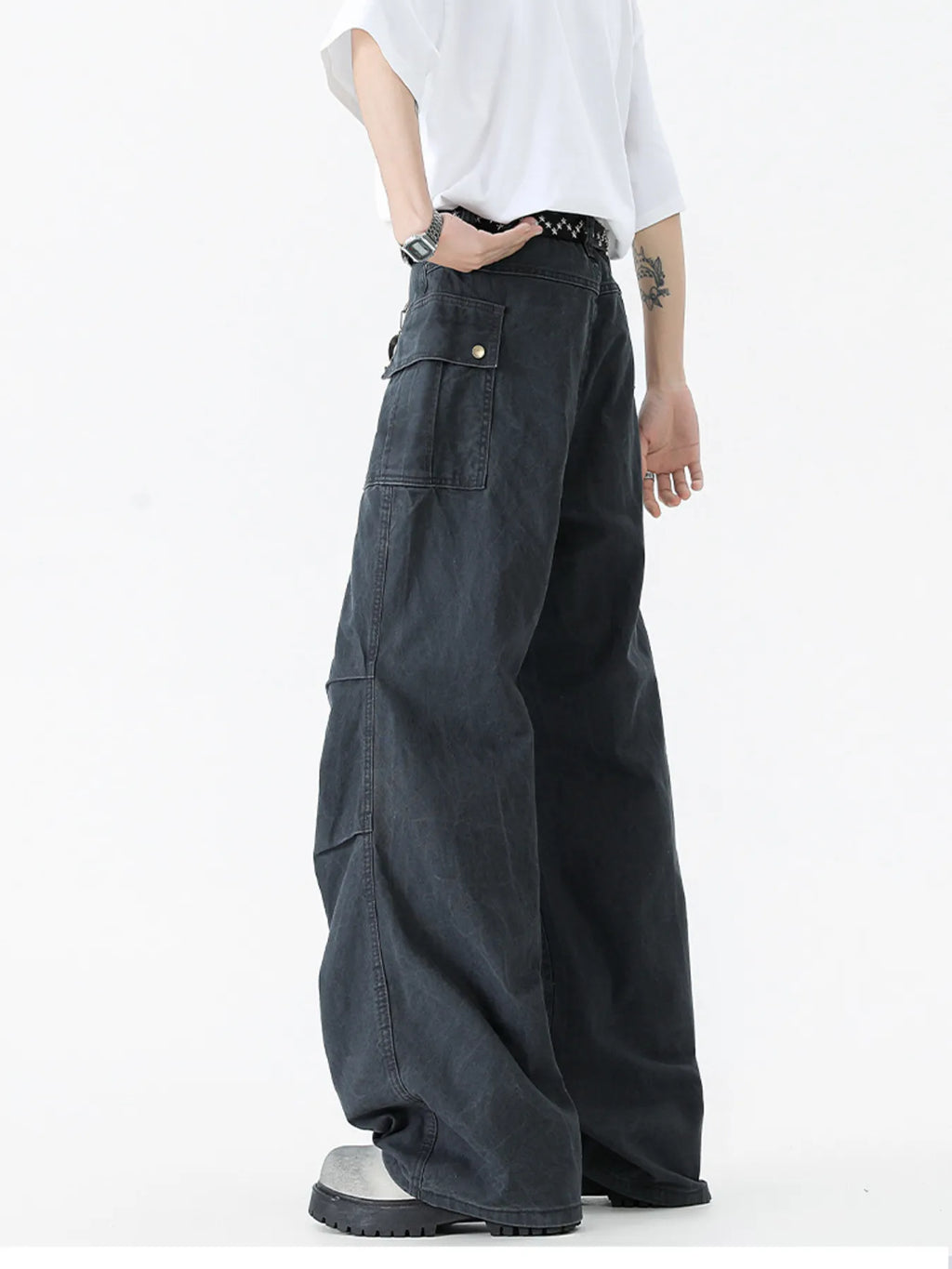 men's men's vintage wide leg cargo jeans - close-up detail