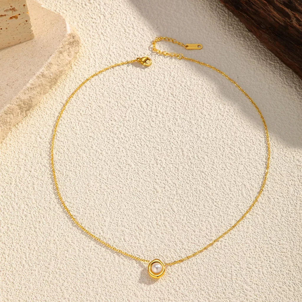 women's 18k gold-plated pearl necklace - second view