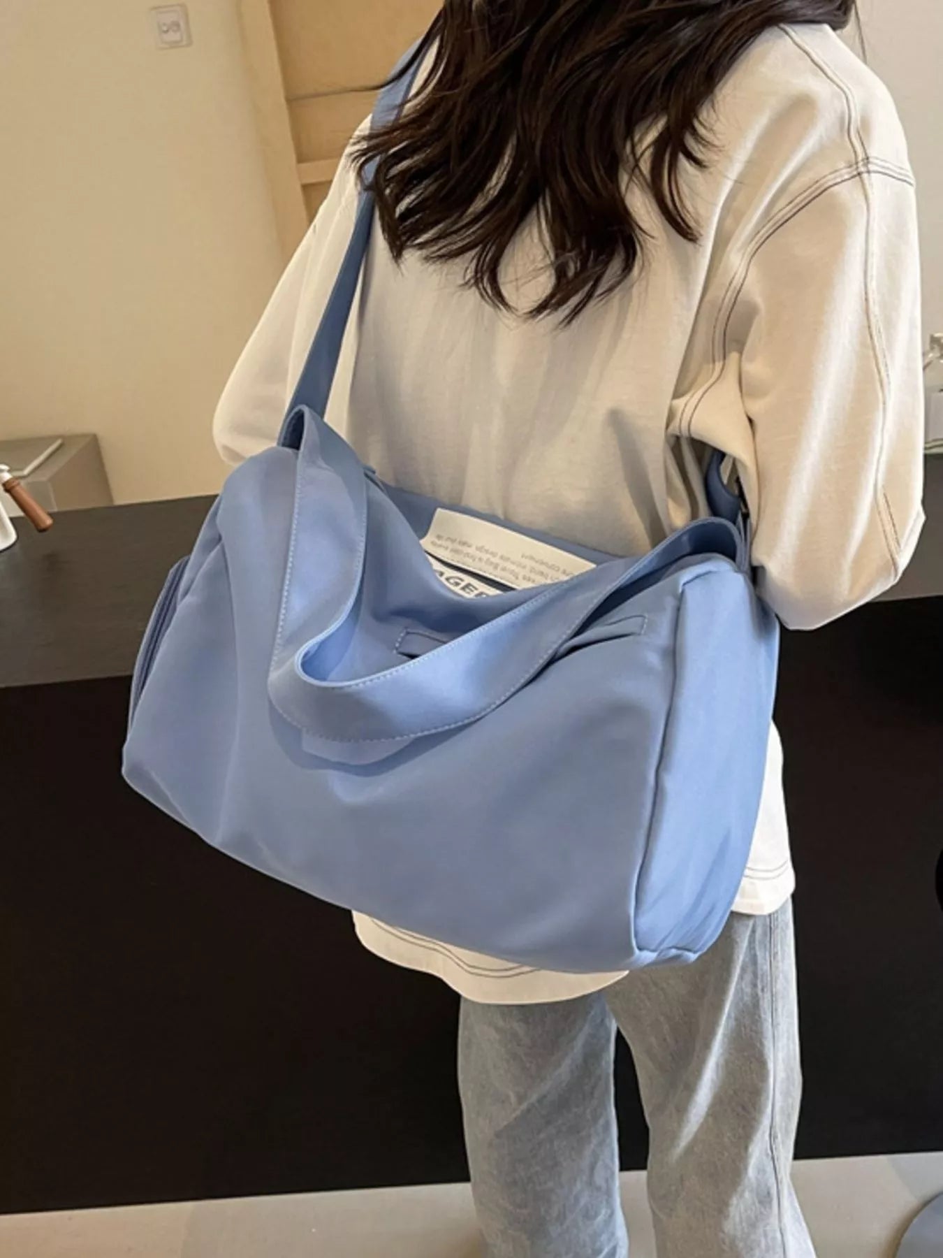women's lightweight duffel travel bag with adjustable strap - additional image