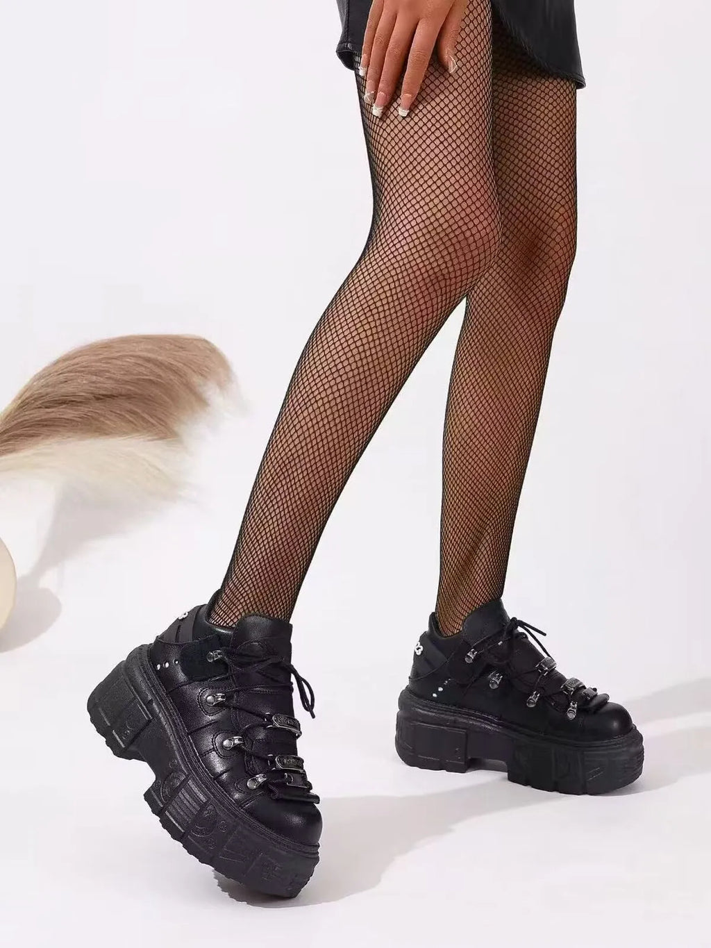 women's lace up platform sneakers - close-up detail