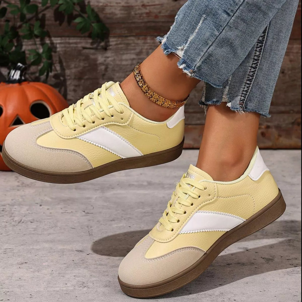 women's round toe lace up sneakers - close-up detail