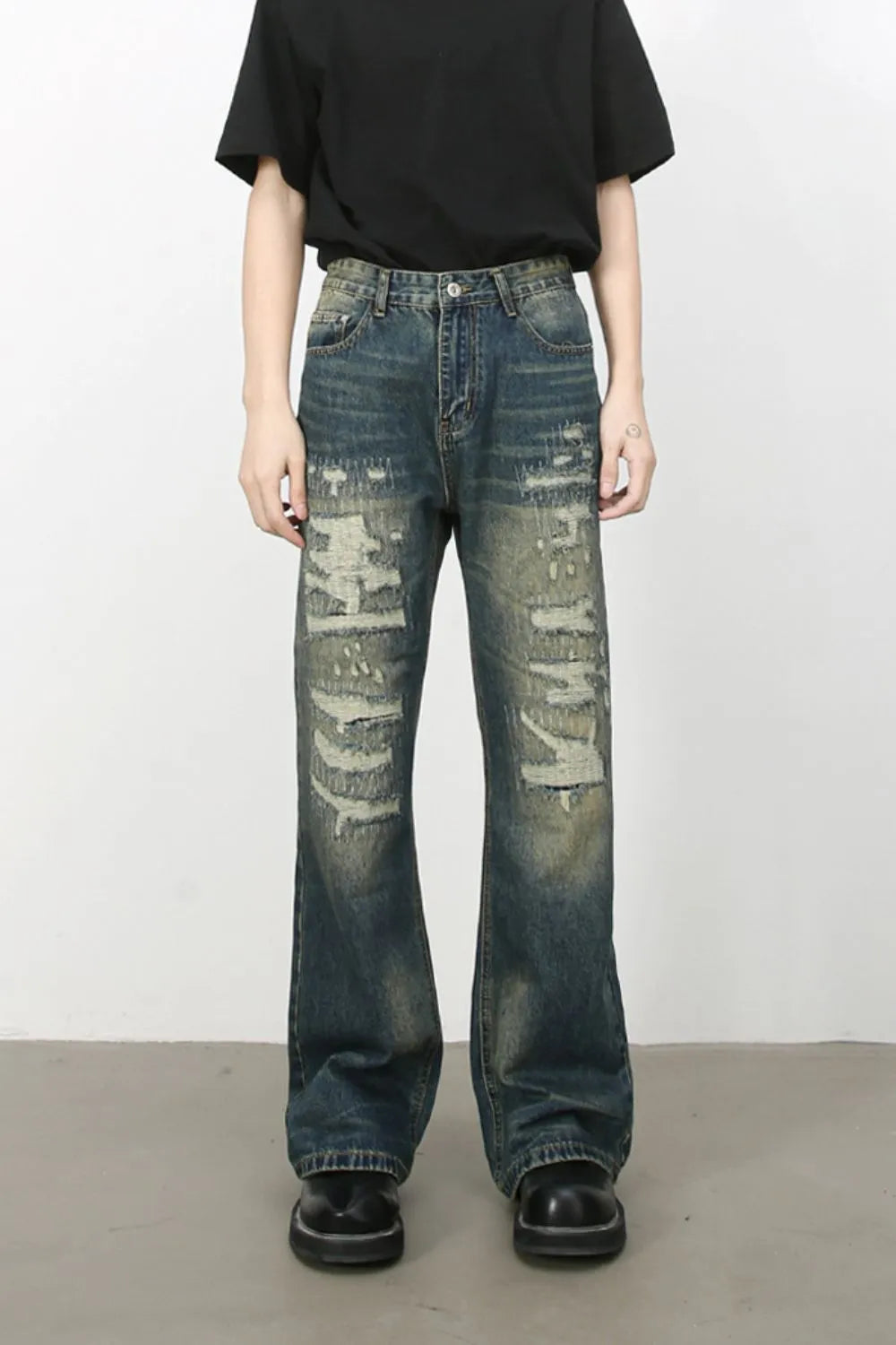 Men's Distressed Jeans Medium