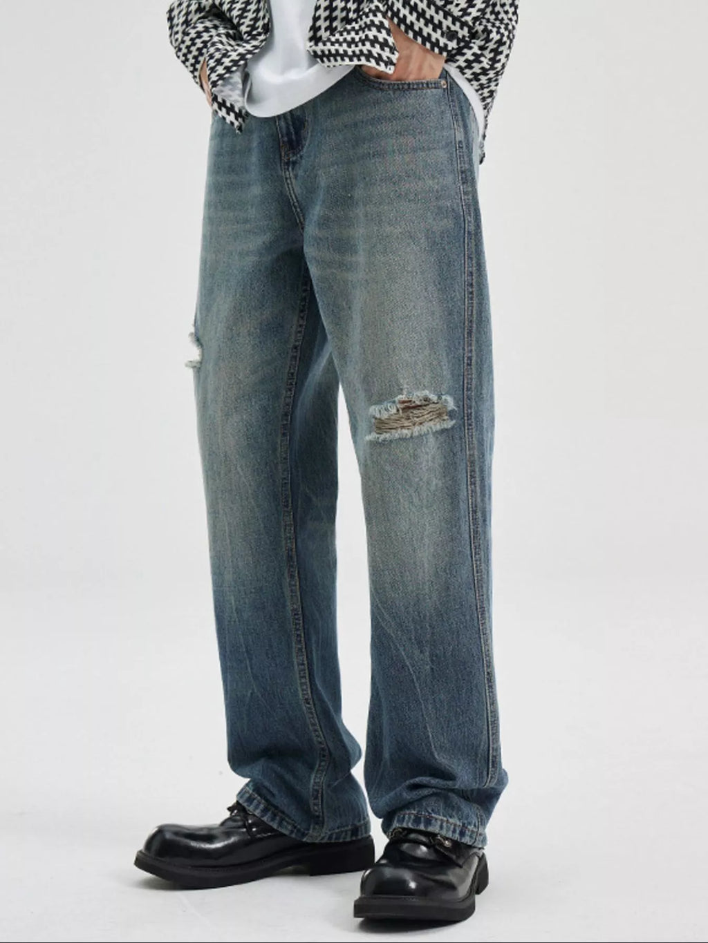 men's men's washed ripped bootcut jeans - lifestyle shot