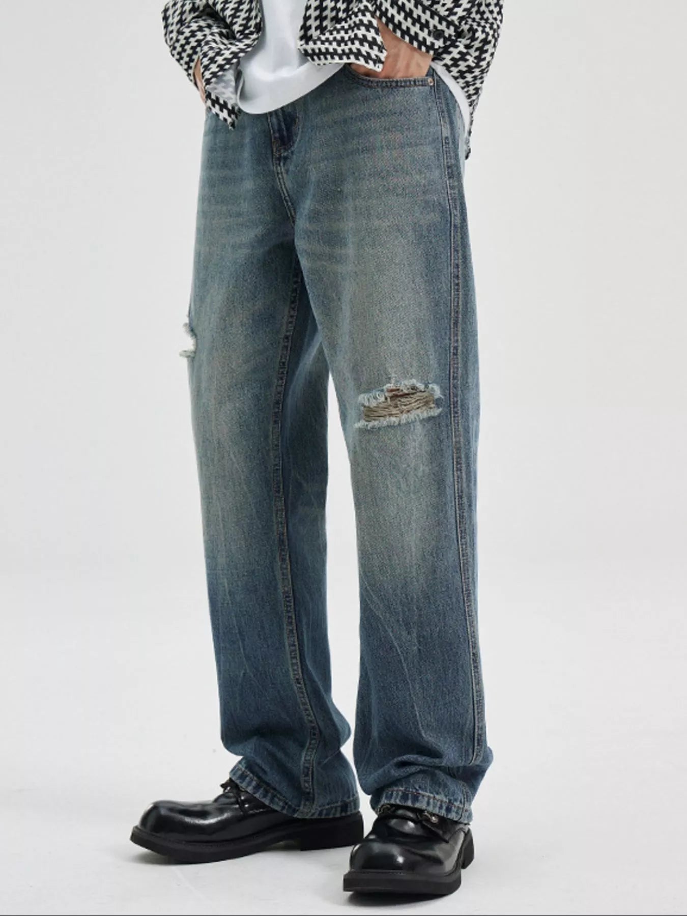 men's men's washed ripped bootcut jeans - lifestyle shot
