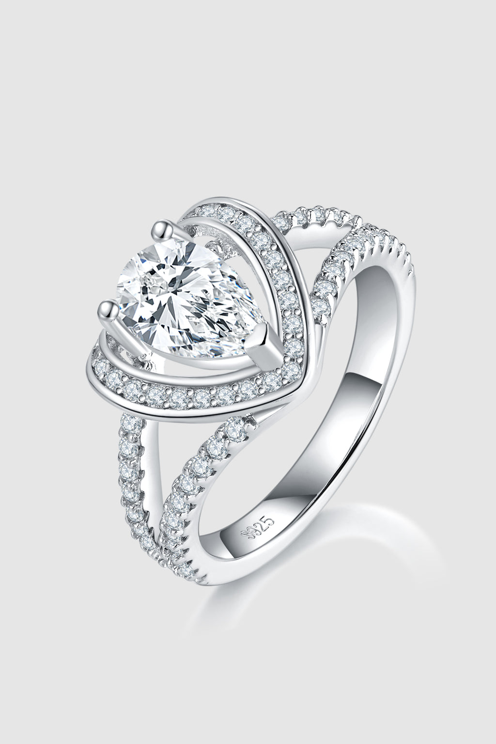 gold couples wedding rings oval cut engagement ring 1 Carat Moissanite 925 Sterling Silver Heart Ring in Silver, size 7, 5, 6, 8, 9, shown in top view highlighting gemstone detail
