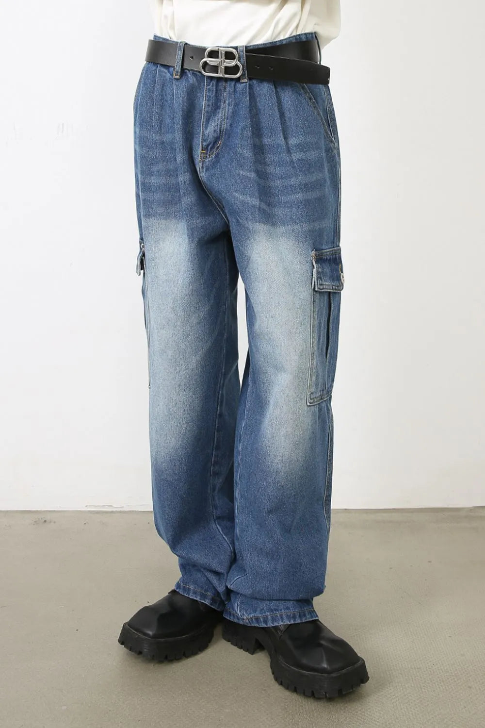 Men's Loose Fit Jeans with Pockets Medium