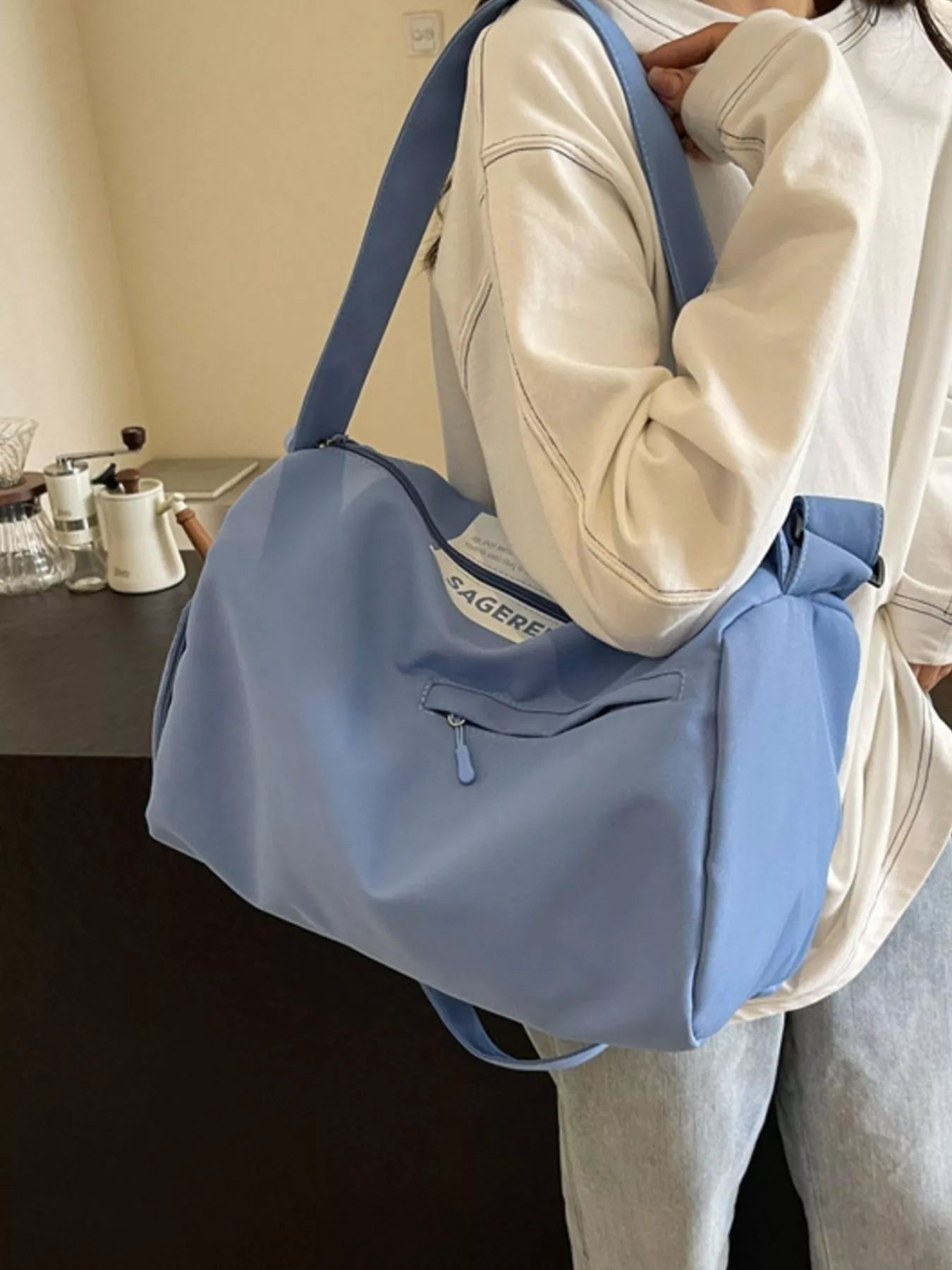 women's lightweight duffel travel bag with adjustable strap - styling option
