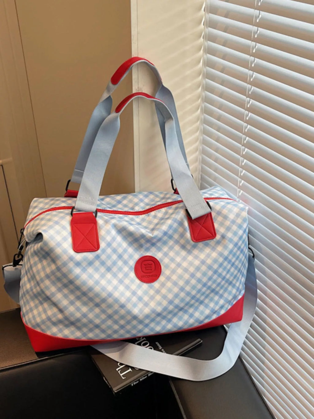women's checkered pattern travel bag - styling option