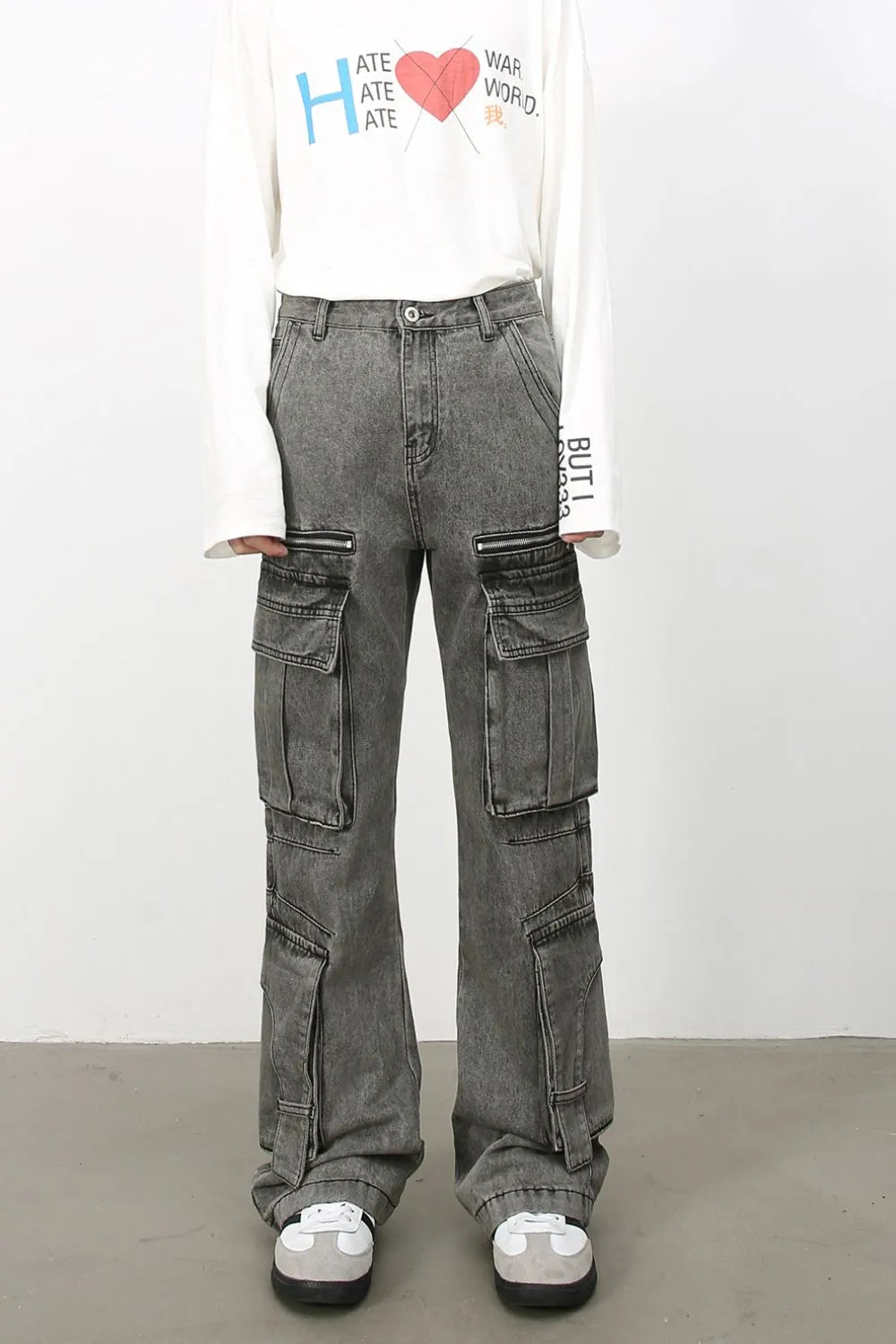 Men's Mid Rise Jeans with Cargo Pockets Medium