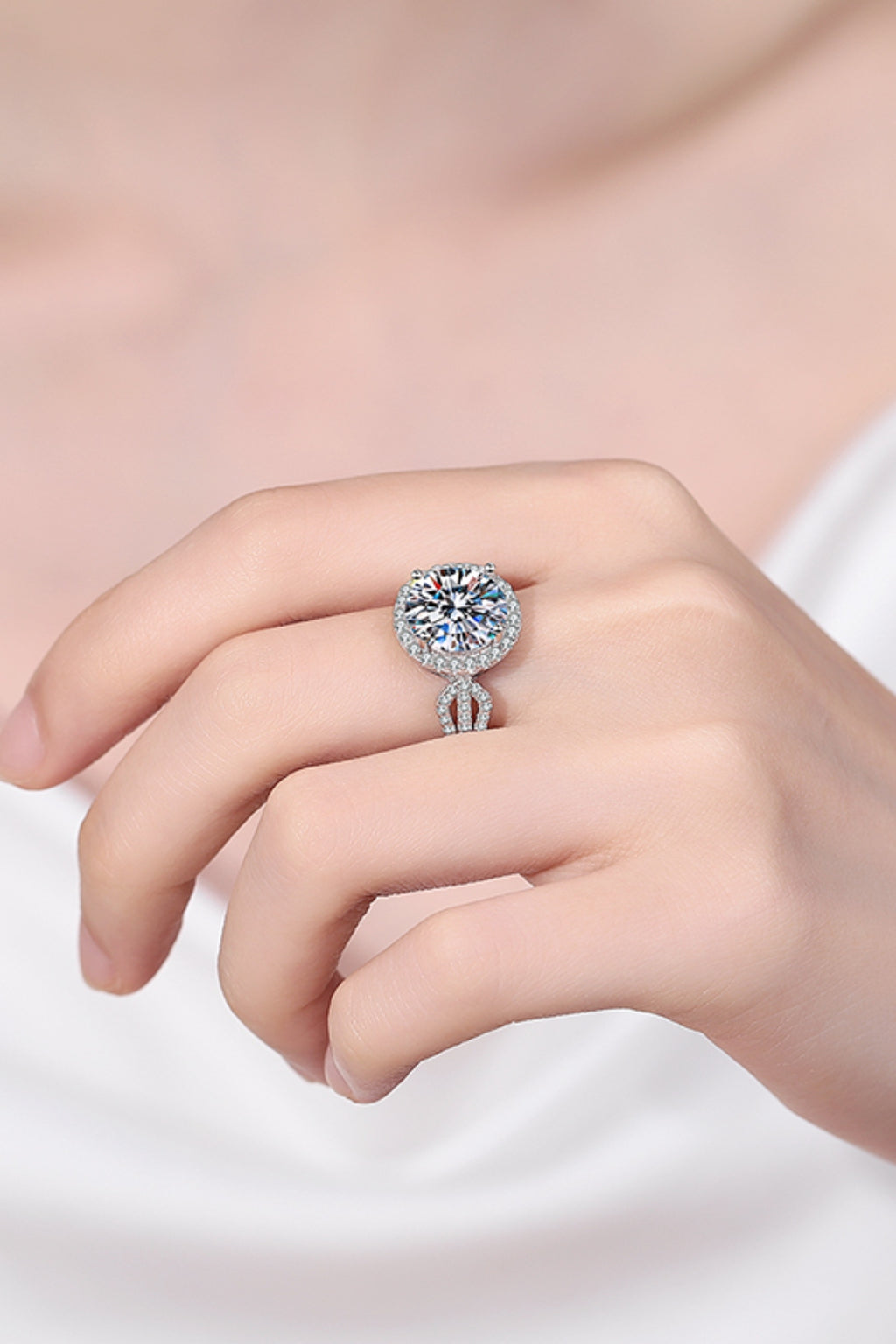 sterling silver everyday rings vintage diamond engagement rings 5 Carat Moissanite 925 Sterling Silver Ring in Silver, size 10, 5, 4, 6, 7, 8, 9, shown in close-up highlighting gemstone detail