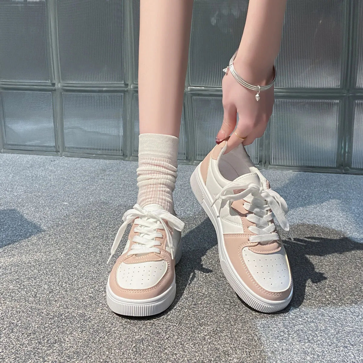 women's low-top lace-up breathable sneakers - back view