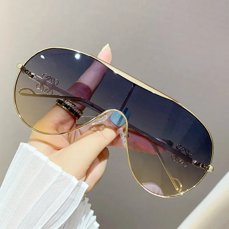 women's gradient aviator sunglasses - alternate angle