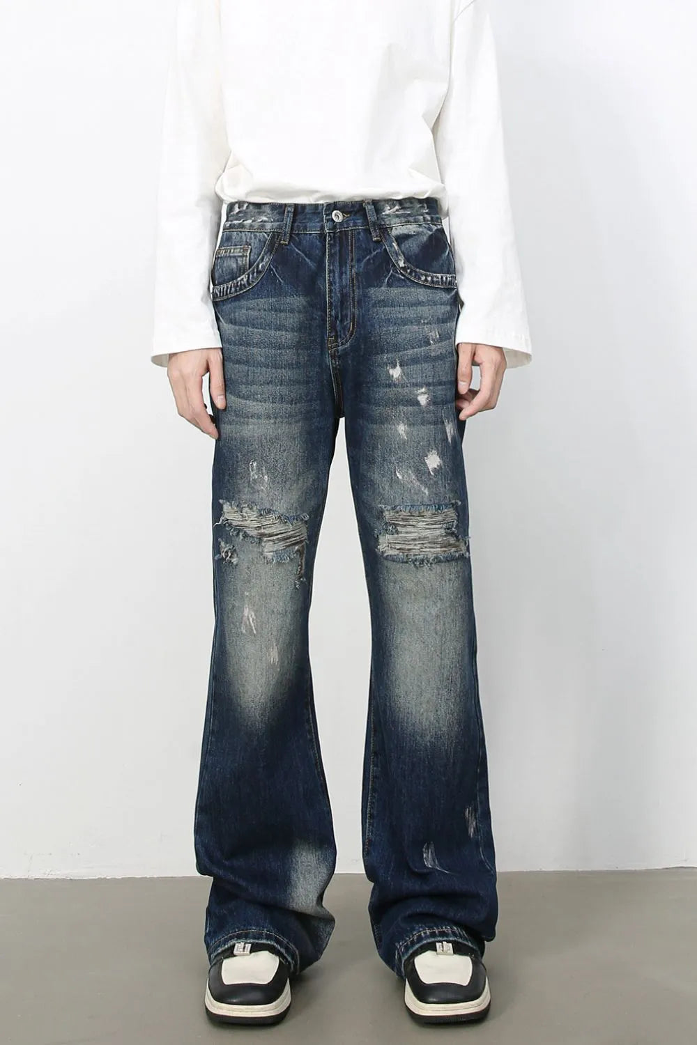 Men's Distressed Jeans Medium