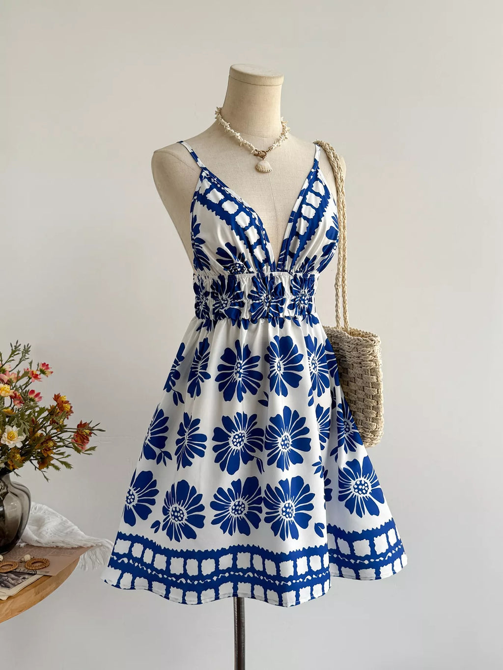 women's floral print v-neck mini dress - styling option