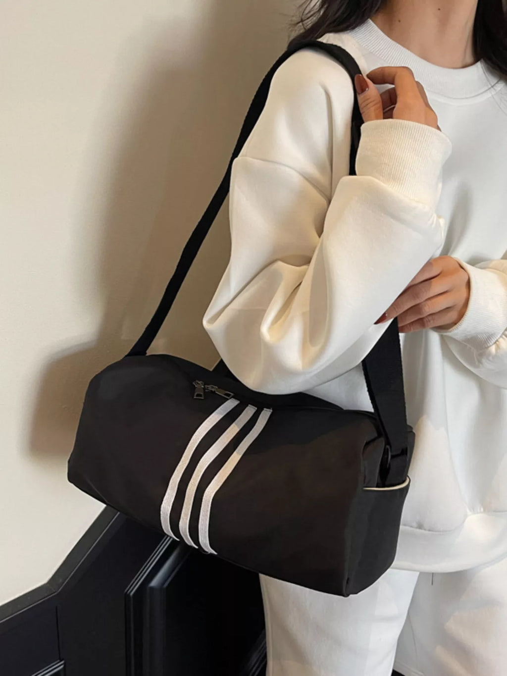 women's striped adjustable strap duffel bag - styling option