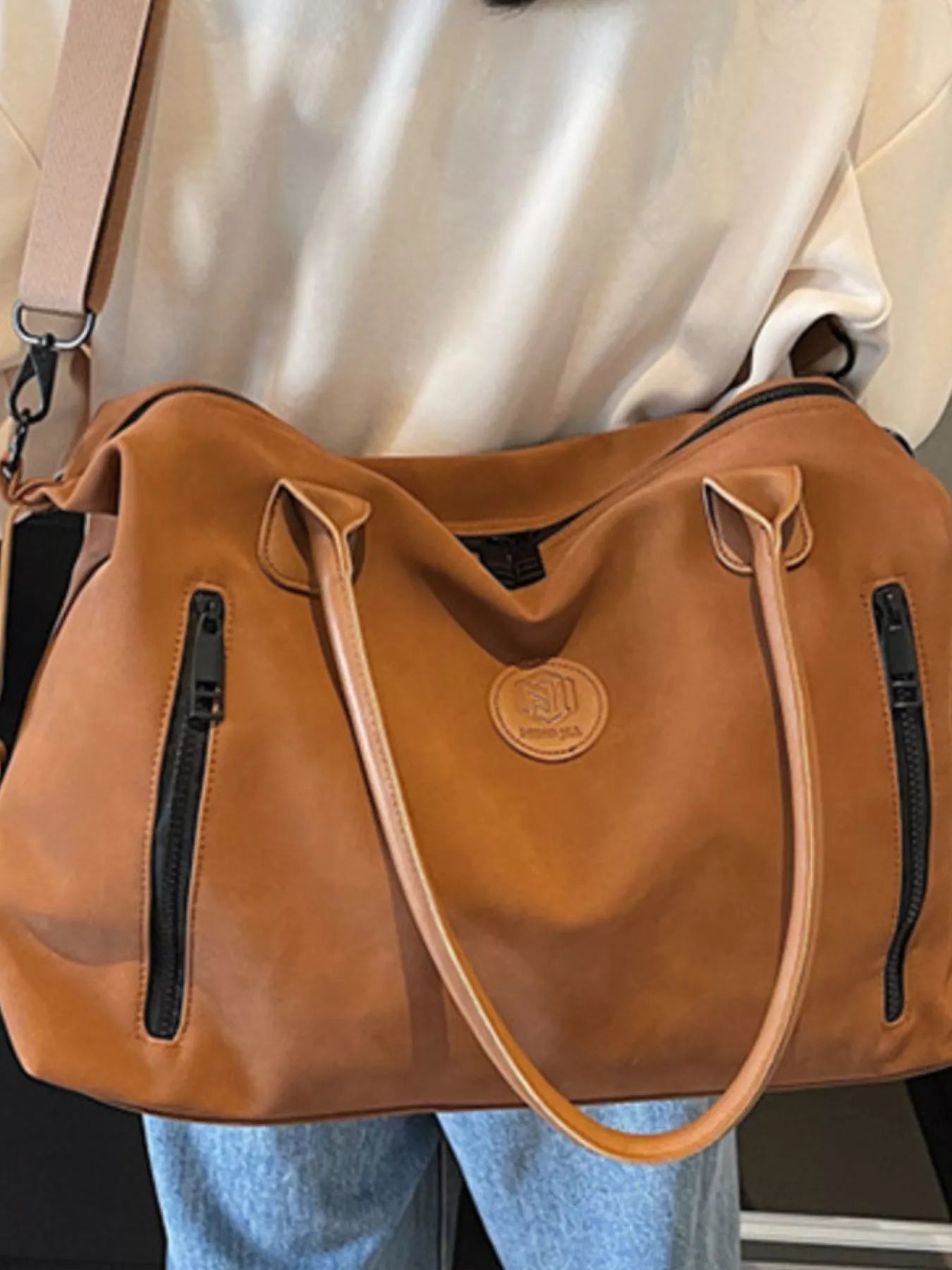 women's adjustable shoulder strap travel duffel bag - product detail