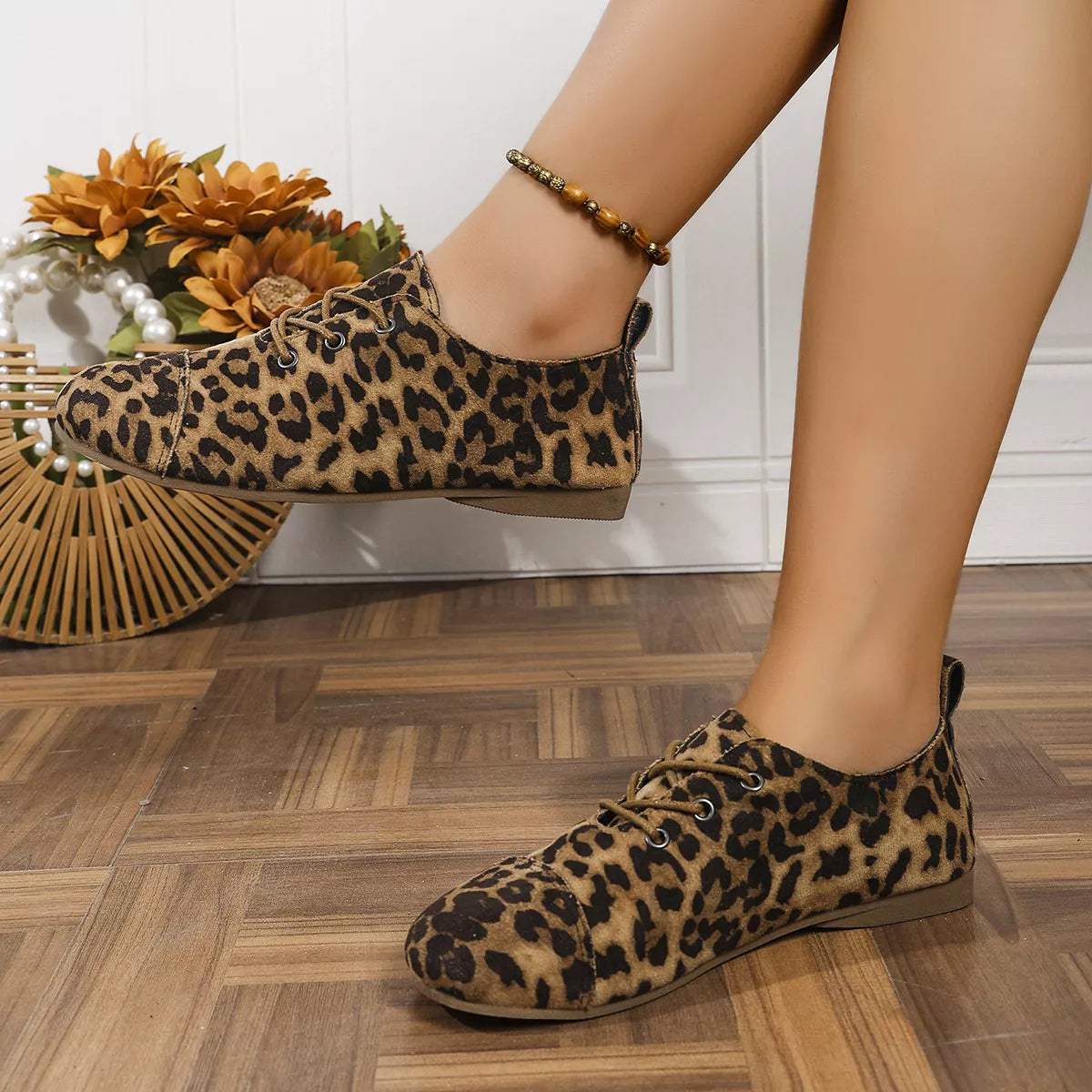 women's round toe lace up sneaker - extra view
