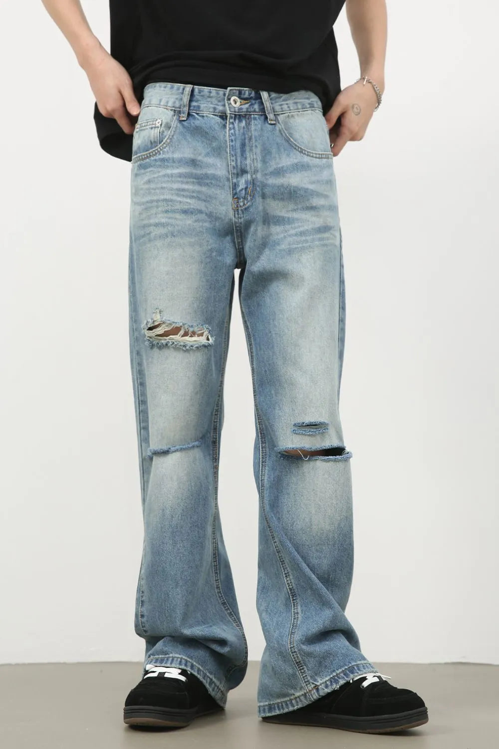 Men's Distressed Jeans Medium