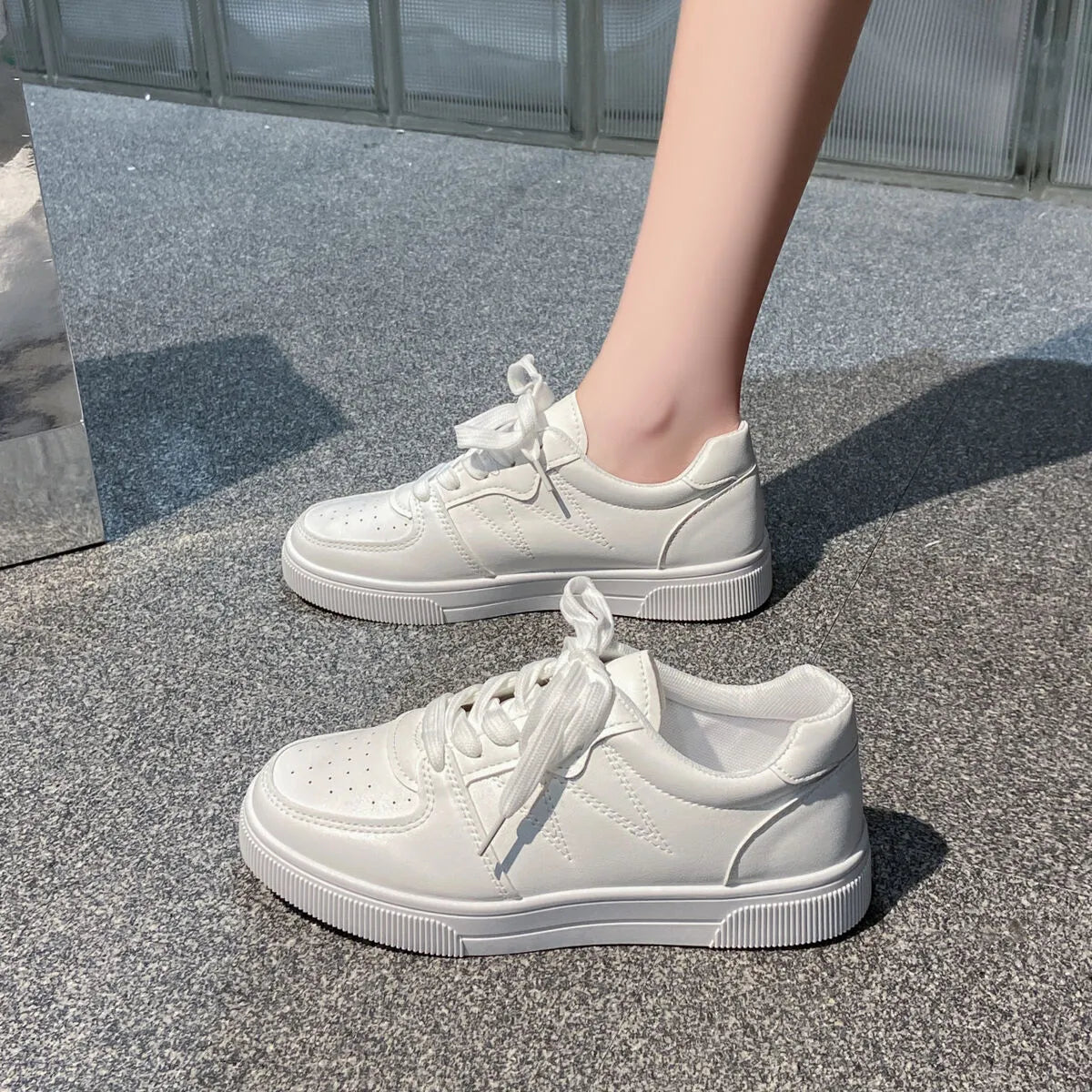 women's low-top lace-up breathable sneakers - product detail
