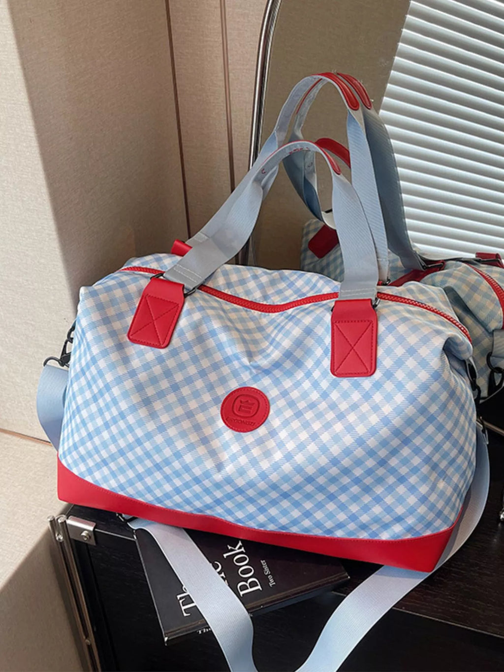 women's checkered pattern travel bag - product showcase