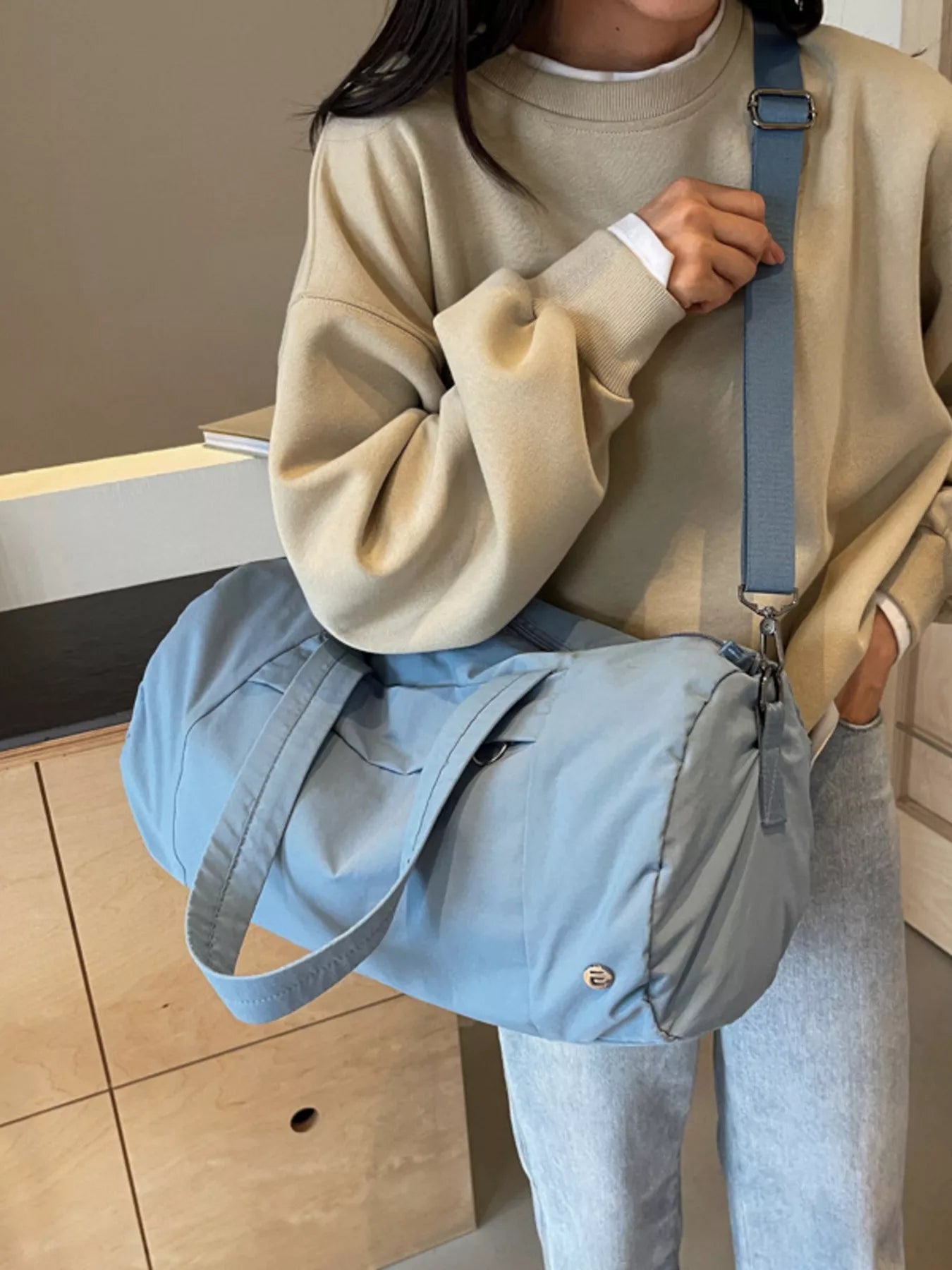 solid color lightweight travel duffel bag - product detail