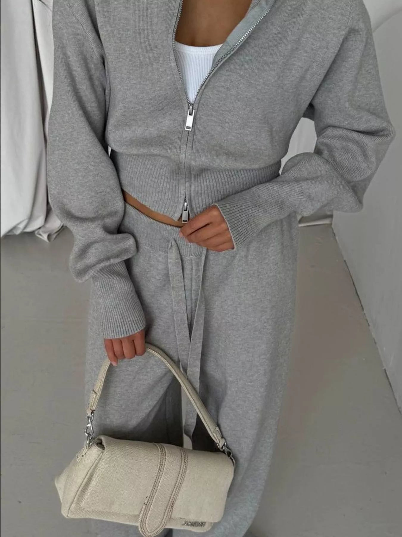 women's zip-up outerwear and  drawstring pants set - styling option