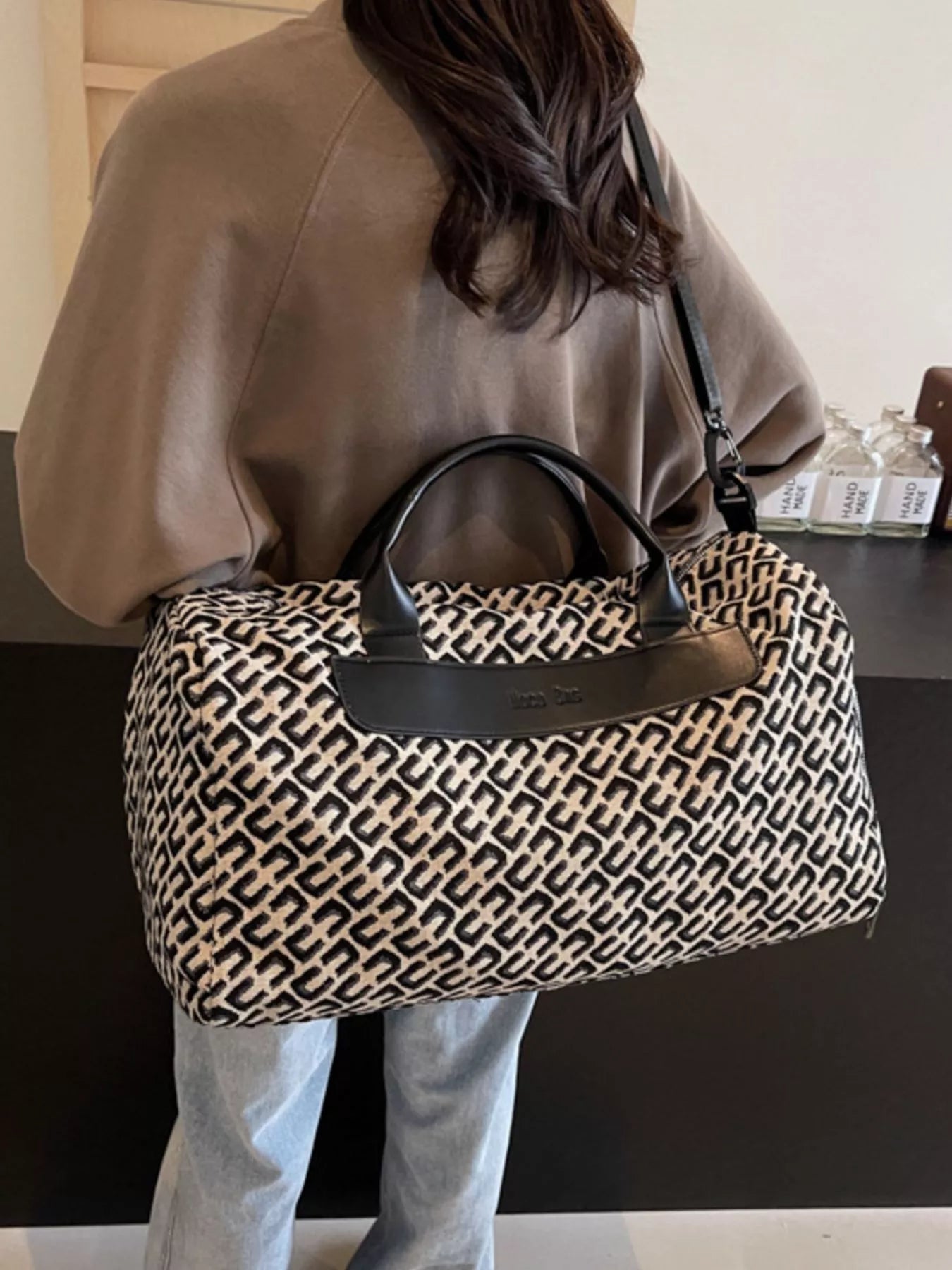 women's geometric pattern travel bag - styling option