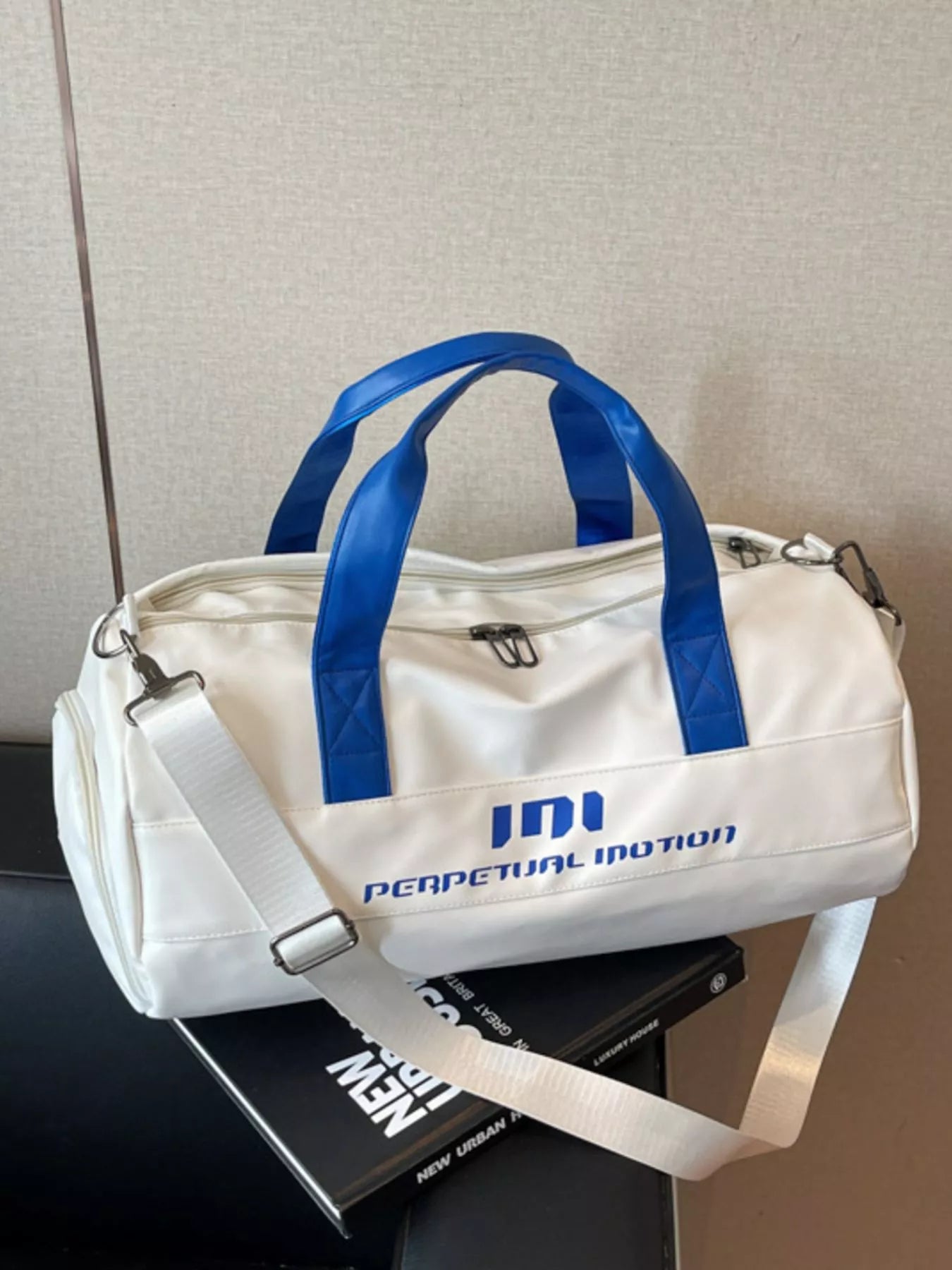women's lightweight travel duffel bag with shoulder strap - additional image