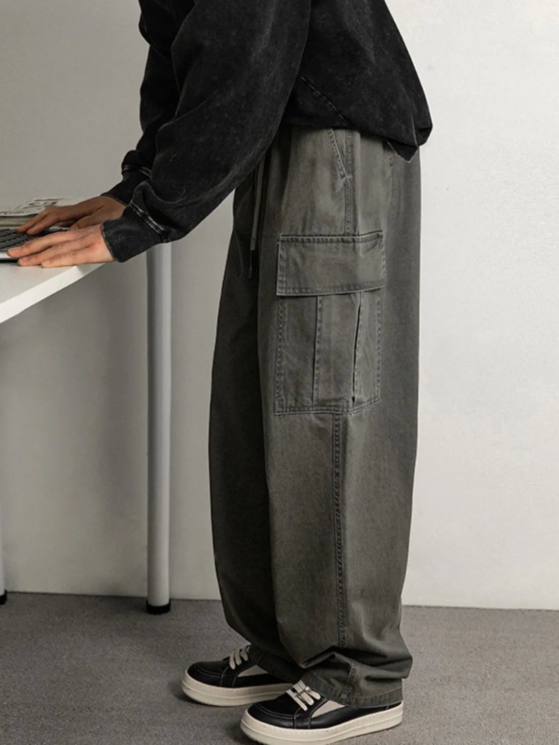 men’s apparel — men's plus size drawstring pants with cargo pockets